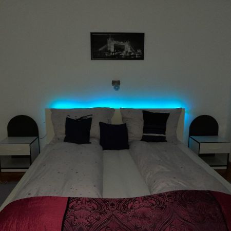 Pecs Park Apartment ภายนอก รูปภาพ