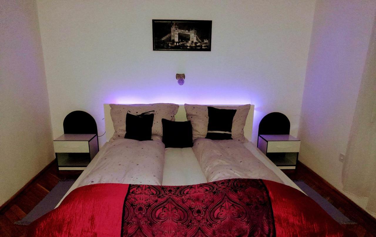 Pecs Park Apartment ภายนอก รูปภาพ