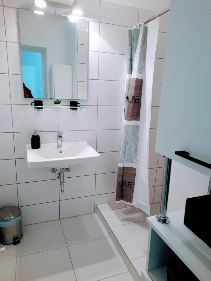 Pecs Park Apartment ภายนอก รูปภาพ